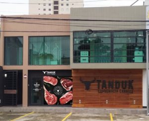 Diseño grafico para exterior de Boutique de Cortes de Carne Tampico Mexico, Tanduk - Lilian Feres Agencia Creativa